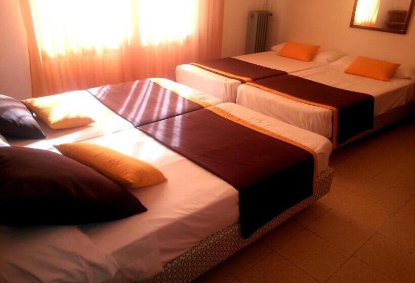 חדר סטנדרט לארבעה, Hostal Del Sol