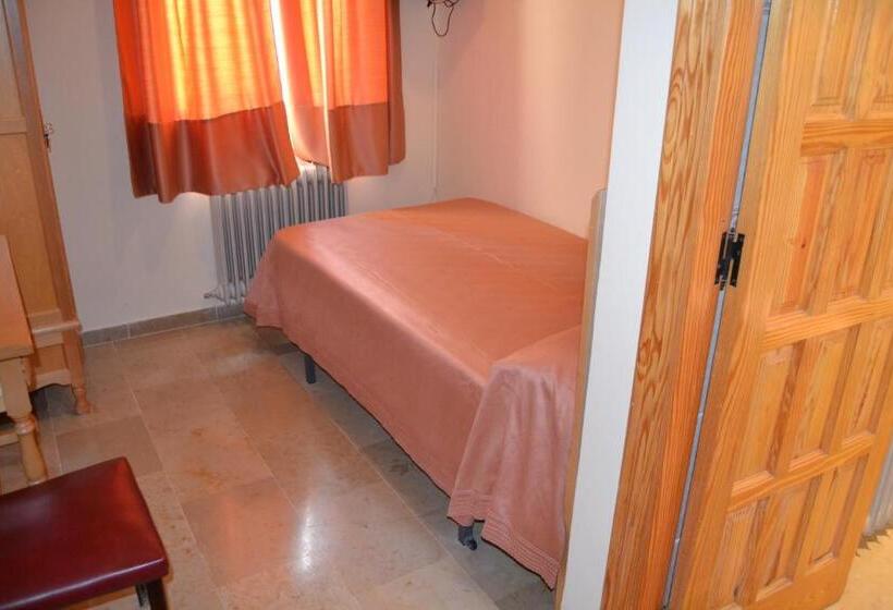 Номер Стандарт Индивидуальный, Hostal Los Claveles