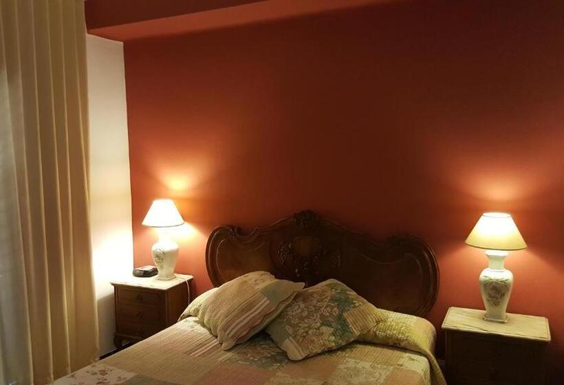 Номер Стандарт, Hostal Residencia Catalina