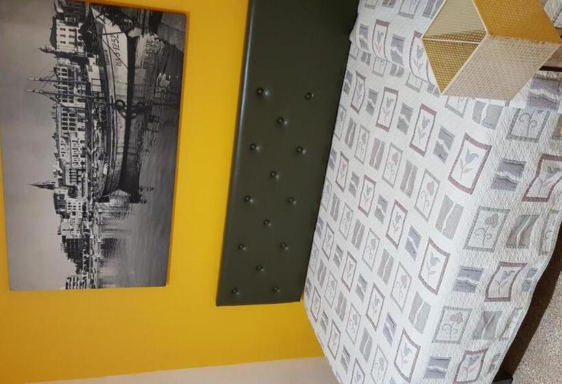 Номер Стандарт Индивидуальный, Hostal Residencia Catalina