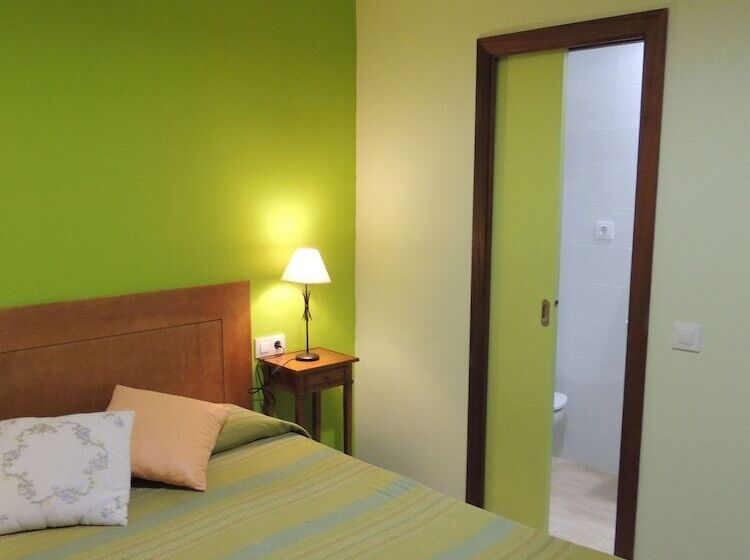컴포트 룸, Hostal Can Massot