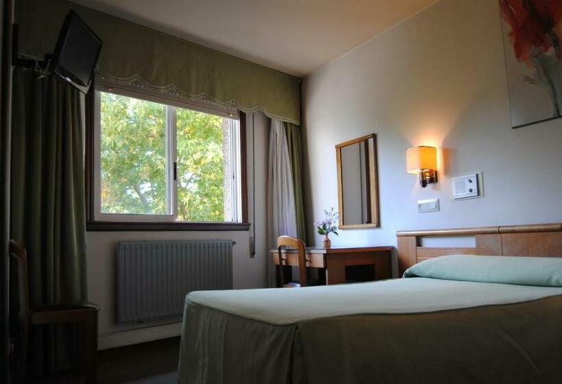 스탠다드 룸, Hostal Palas