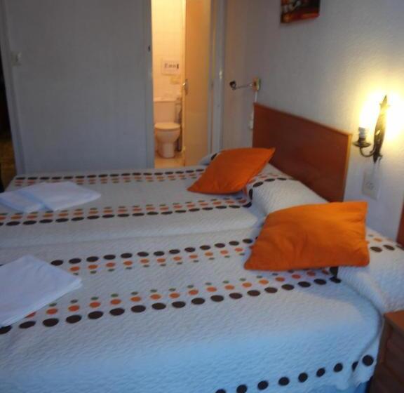 Номер Стандарт Трехместный, Hostal Lima