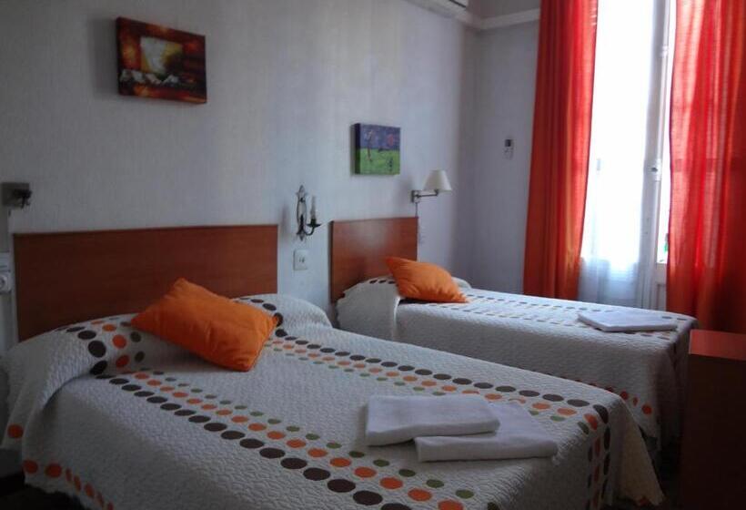 Номер Стандарт Трехместный, Hostal Lima