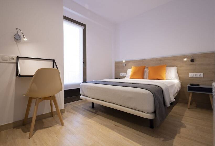 اتاق سوپریور, Hostal Sans