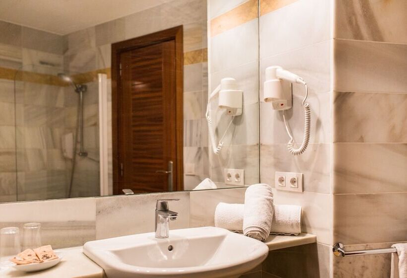 Номер Стандарт Трехместный, Sagitario Hostal Ciutadella
