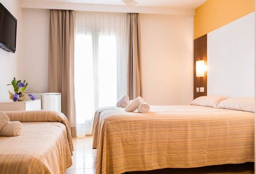 Номер Стандарт Трехместный, Sagitario Hostal Ciutadella