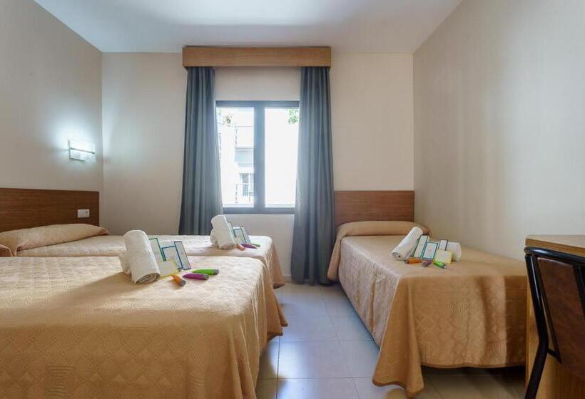 Habitación Triple Comfort, Hostal Costabella Powered By Faro Homes