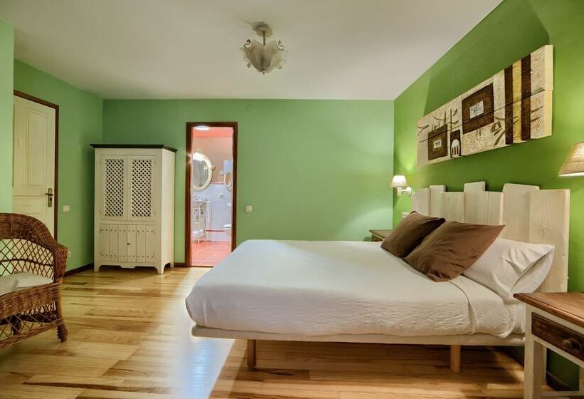 Номер Deluxe, Hostal Almadiero