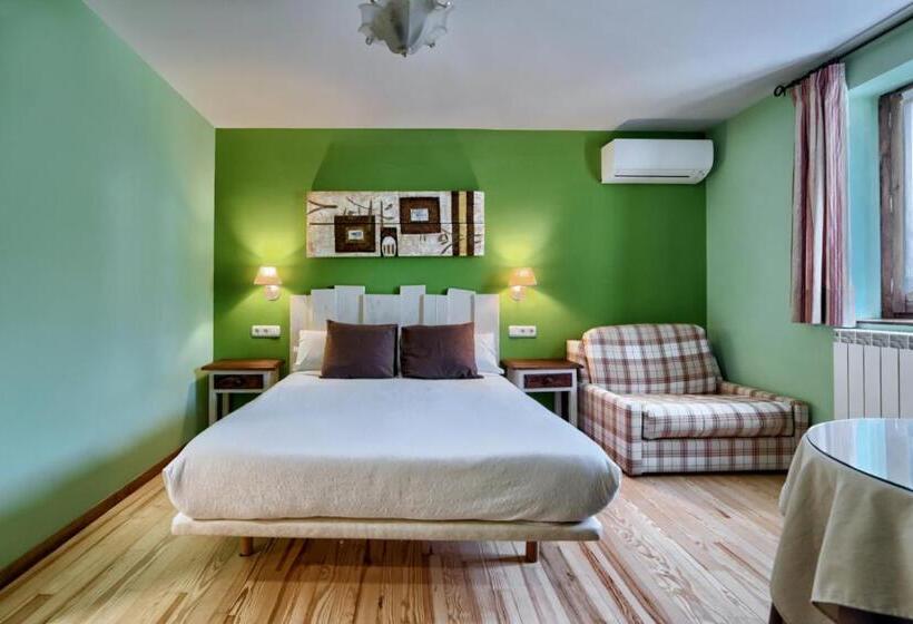 Номер Deluxe, Hostal Almadiero