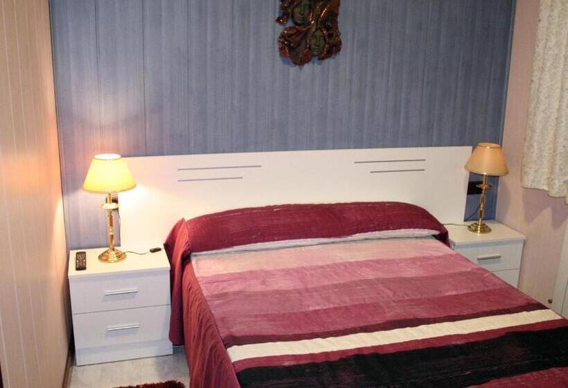 Номер Стандарт, Hostal La Corte