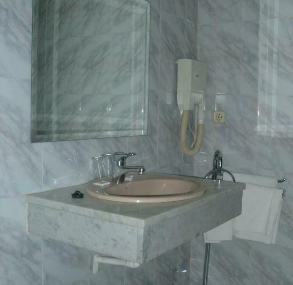 Habitación Estándar, Mediodia