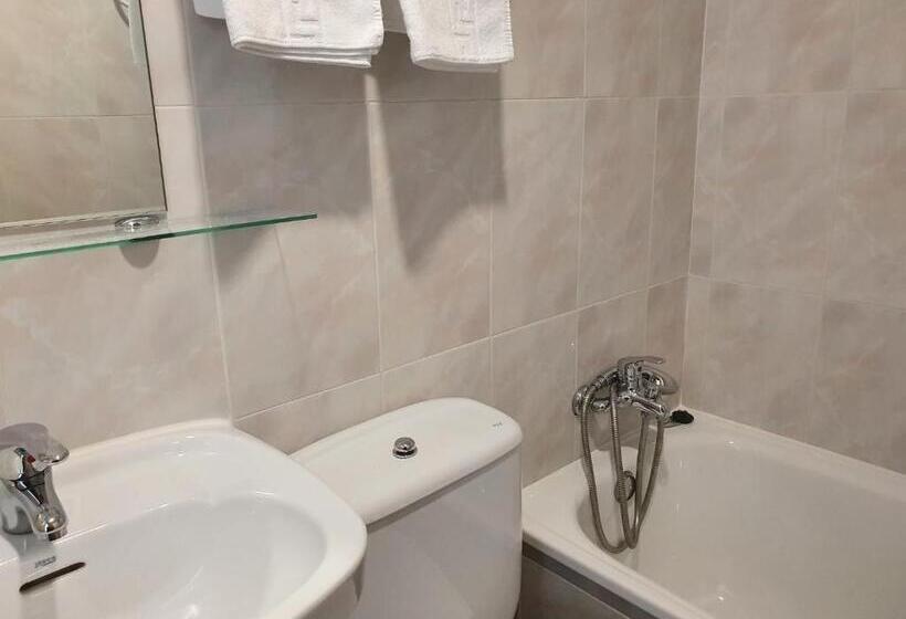 Номер Стандарт Трехместный, Hostal Apolo Xi