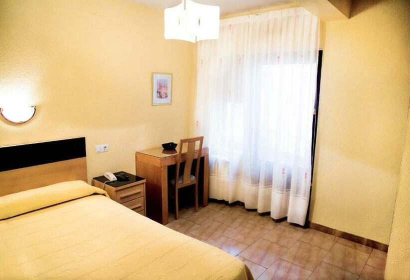 חדר סטנדרט יחיד, Hostal Guzman El Bueno By Gaiarooms