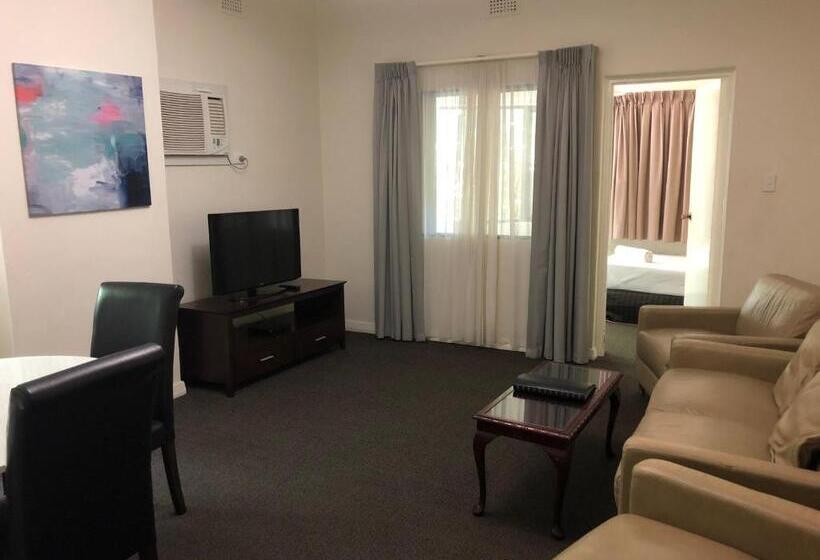 2人卧室家庭公寓, Greenways Apartments
