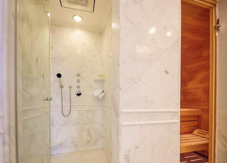 Suite with Terrace, Falkensteiner Schlosshotel Velden – The Leading Hotels Of The World