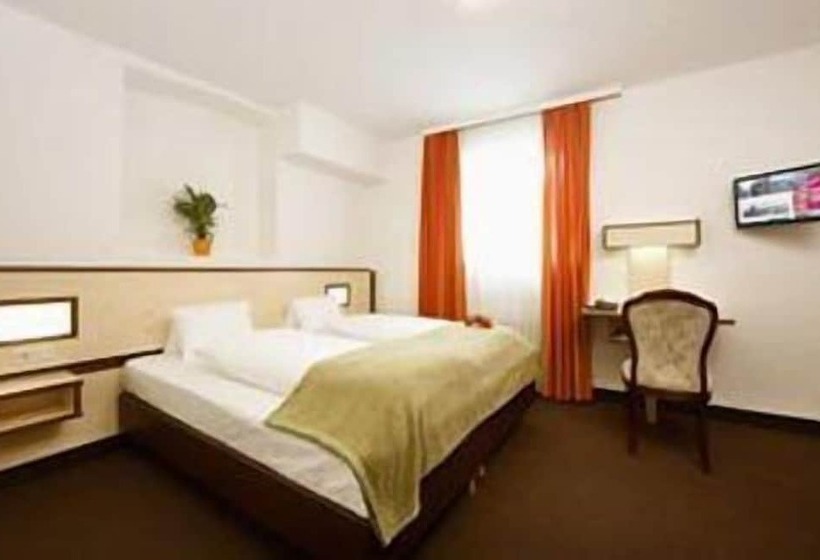 Номер Стандарт, Goldene Krone Innsbruck
