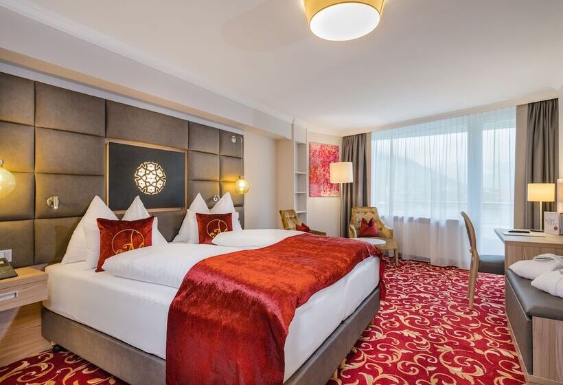 标准间带阳台, Norica   Thermenhotels Gastein Mit Dem Bademantel Direkt In Die Therme