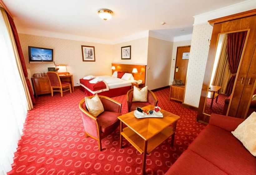 Четырехместный Номер Deluxe, Salzburger Hof