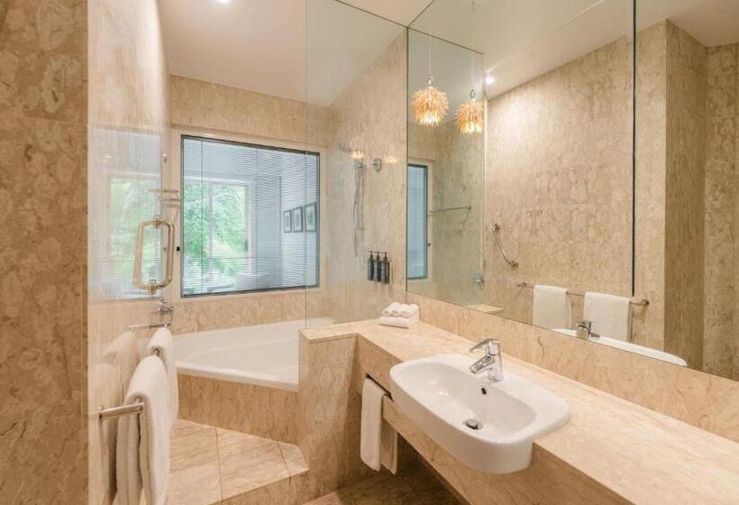 Номер Стандарт Вид на Озеро, Sheraton Grand Mirage Resort, Port Douglas