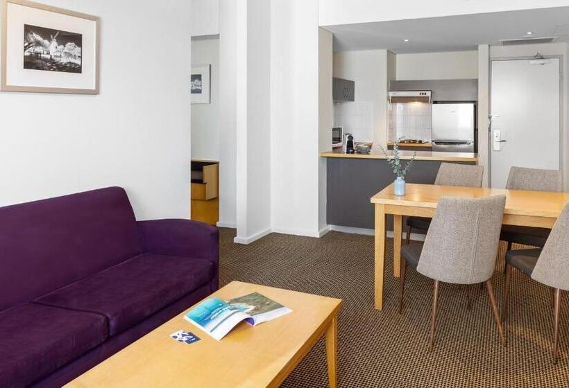 سوییت اجرایی, Novotel Perth Langley