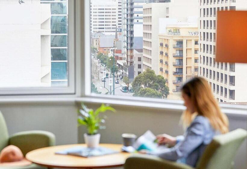 اتاق سوپریور با تخت بزرگ, Novotel Perth Langley