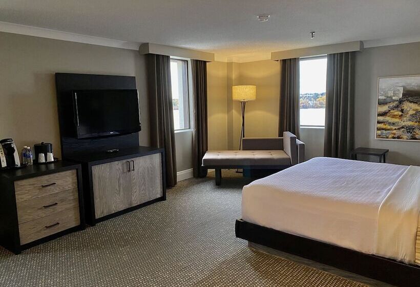 اتاق پرمیوم, Crowne Plaza Fredericton Lord Beaverbrook, An Ihg