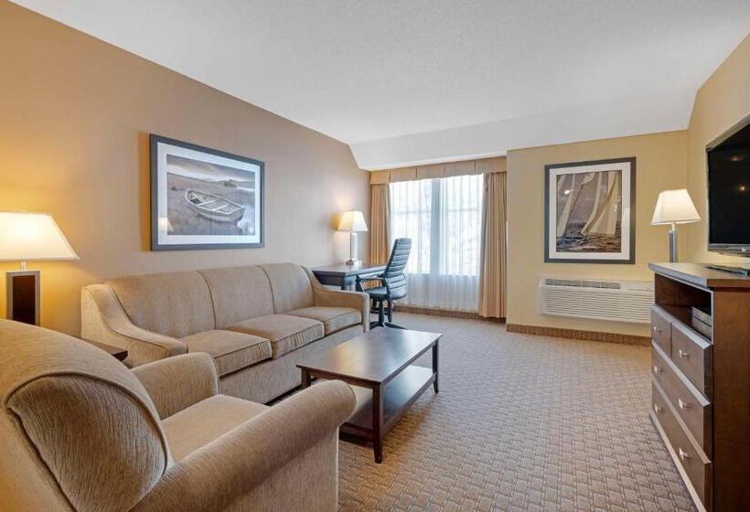 带大床的套房, Best Western Plus Emerald Isle