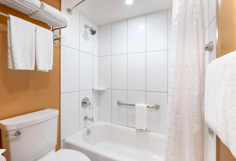 带大床的标准间, Best Western Plus Emerald Isle