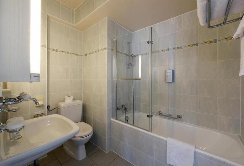 Standard Kolmen Hengen Huone, Bellerive