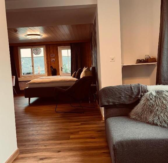 Полулюкс, Boutique Hotel Bellevue B&b Am Brienzersee Iseltwald Interlaken