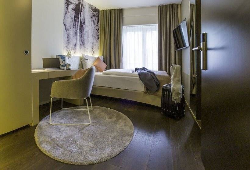 标准单人间, Cascada Boutique