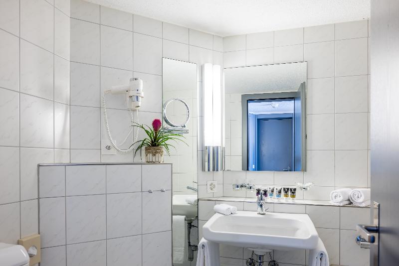 Номер Superior с Балконом, Mercure Lenzburg Krone