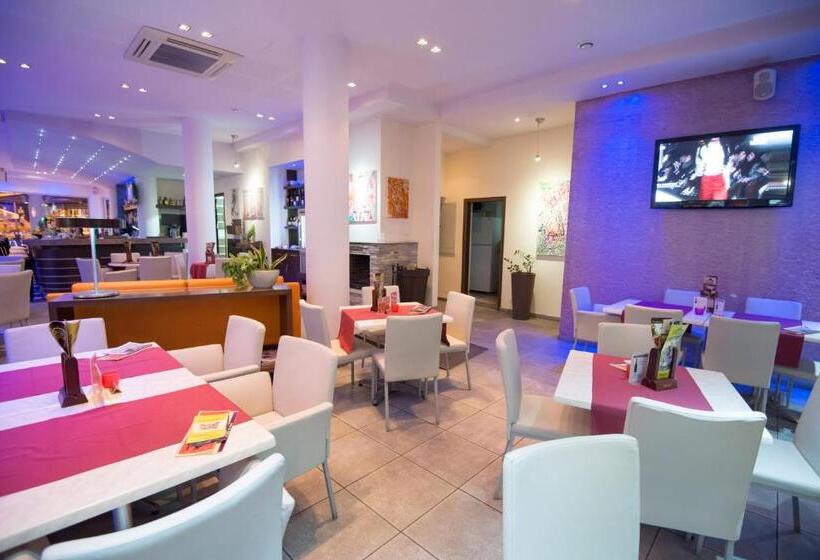 스탠다드 스튜디오, Eligonia Hotel Apartments