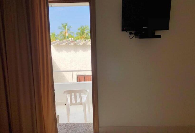 חדר סטנדרט לשלושה, Be La Sierra