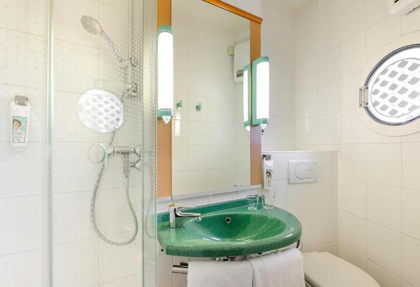 Номер Стандарт, B&b Hotel Essen Hbf