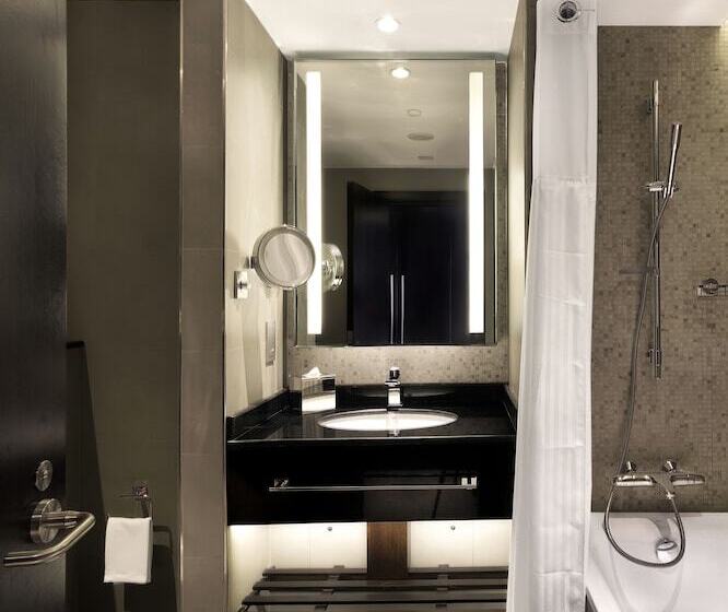 Полулюкс, Radisson Blu Hotel & Resort, Al Ain