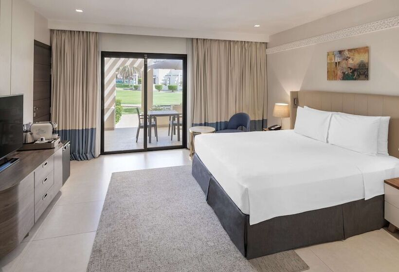 Номер Премиум Вид на Сад, Radisson Blu Hotel & Resort, Al Ain