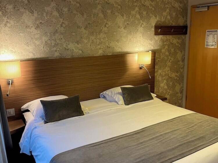 스탠다드 룸, Logis Hôtel Au Cerf d'Or