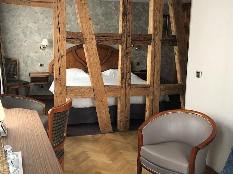 스탠다드 트리플 룸, Logis Hôtel Au Cerf d'Or