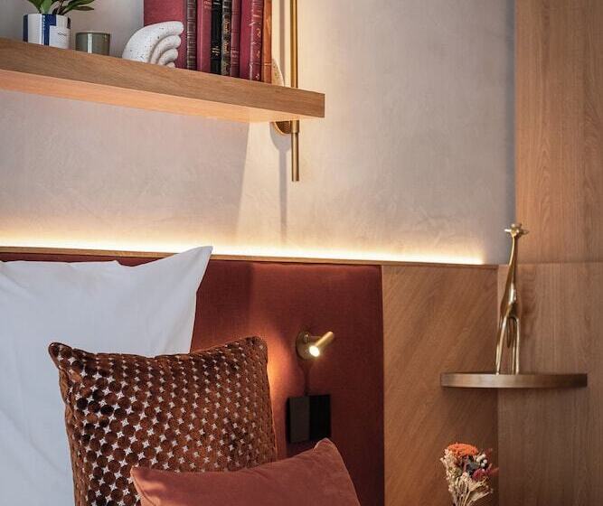 Люкс, Hôtel Burdigala By Inwood Hotels