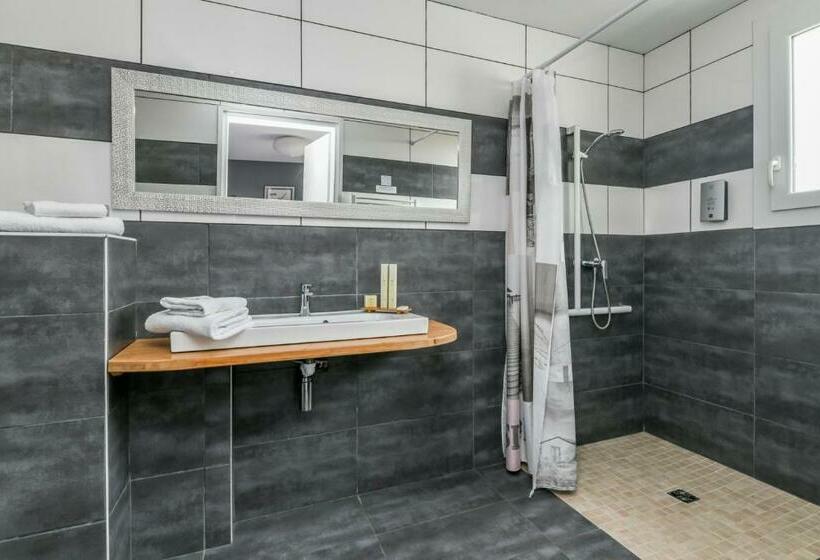 Pokój Czteroosobowy Standard, Logis Hotel De France