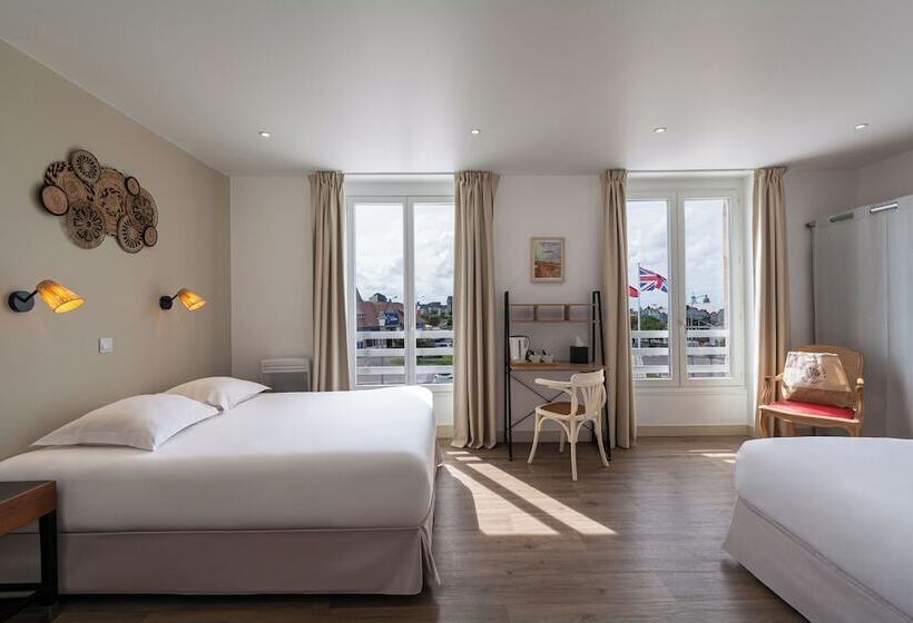 Семейный Номер, Hôtel De La Plage