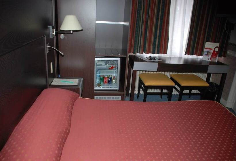 Номер Комфорт, Hôtel Le Bellevue Montrichard 3 étoiles