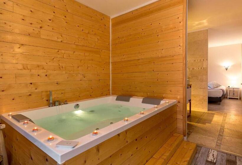 Номер Стандарт с Гидромассажем, The Originals Boutique, Clair Hôtel, Martigues