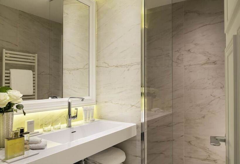 اتاق لوکس با چشم‌انداز دریا, Barriere L Hermitage
