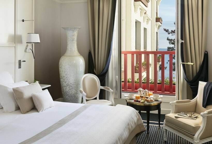 اتاق لوکس با چشم‌انداز دریا, Barriere L Hermitage