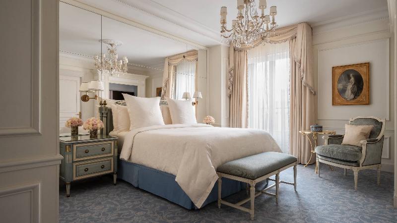 سوییت لوکس, Four Seasons Hotel George V Paris