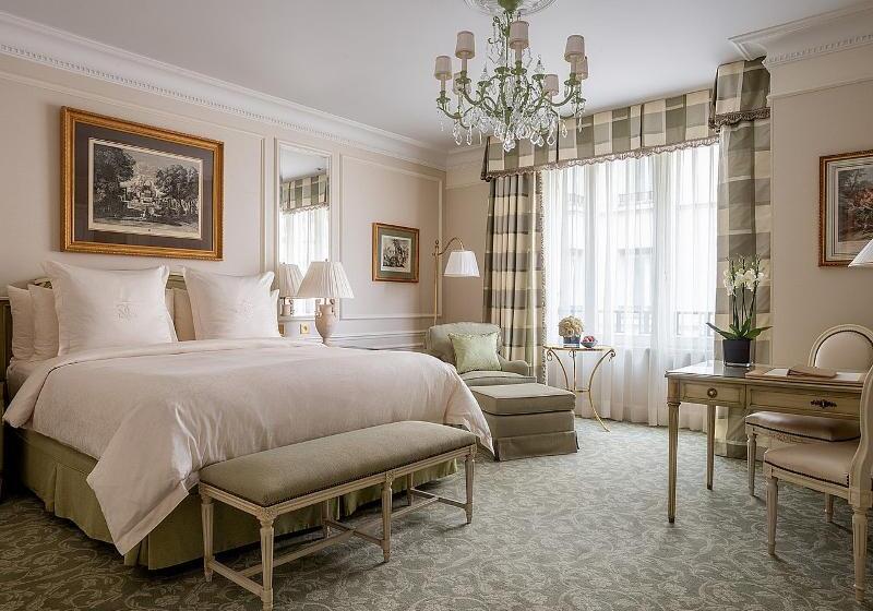 اتاق سوپریور با تخت بزرگ, Four Seasons Hotel George V Paris