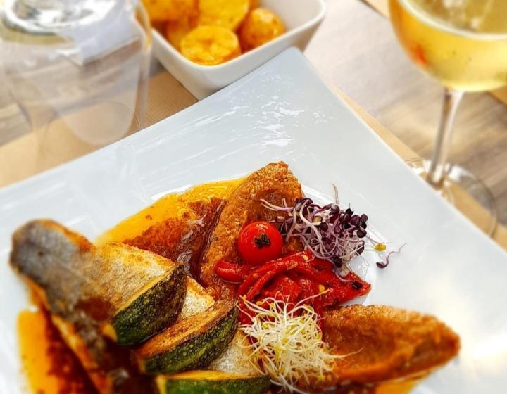 Номер Стандарт, Hôtel Restaurant La Mascotte